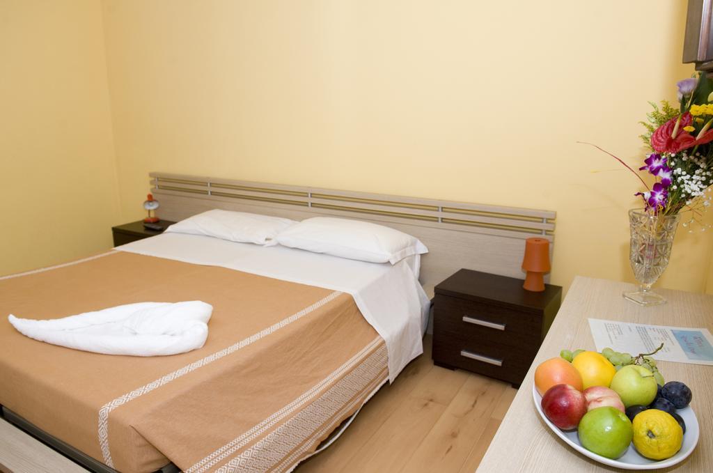 Hotel Rosa Dei Venti Lignano Sabbiadoro Rum bild