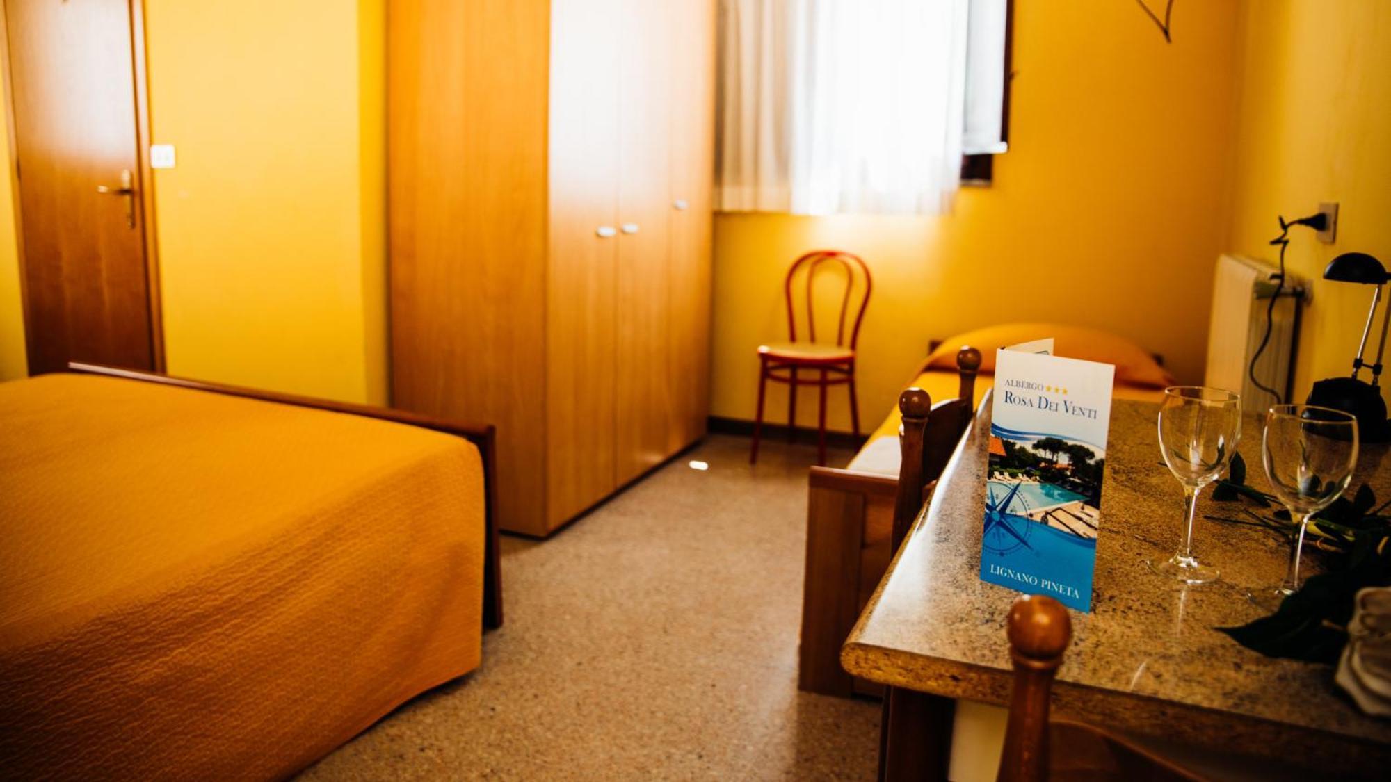 Hotel Rosa Dei Venti Lignano Sabbiadoro Rum bild